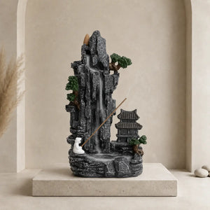 Porte-encens Temple Bouddhiste en résine avec cascade de fumée. Format 27 cm, coloris gris