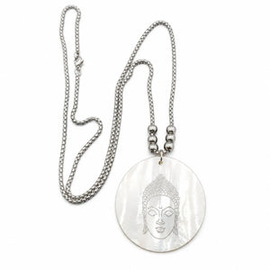 Collier pendentif Bouddha blanc nacré et chaîne argentée minimaliste La Maison de Bouddha