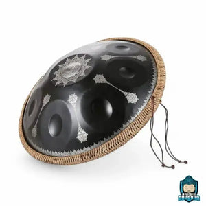 Handpan-440Hz-Re-Mineur-Kurd-9-Notes_22Pouces-de-profil-La-Maison-de-Bouddha