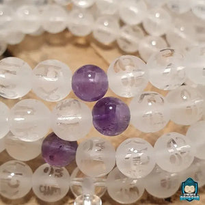 Mala-Tibetain-Cristal-de-Roche-et-perle-lapis-lazuli-polies-108-perles-naturelles-perles-gravees-mantras-La-Maison-de-Bouddha