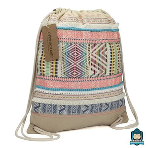 Sac-a-Dos-Ethnique-en-Toile-avec-Cordon-de-Serrage-version-Beige-avec-motifs-aztèques-et-décorations-fantaisistes-La-Maison-de-Bouddha