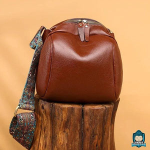 Sac-à-Main-Cuir-Bandoulière-Ethnique-cuir-de-vache-forme-boule-bandoulière-réglable-motif-ethnique-La-Maison-de-Bouddha