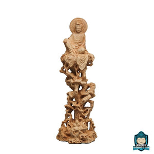 Statue-Guanyin-en-Bois-Massif-Assis-sur-Arbre-de-la-Connaissance-photo-de-devant-La-Maison-de-Bouddha