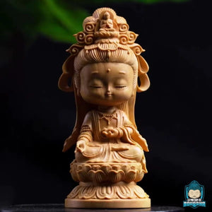 Statuette-Guanyin-kawaii-en-bois-sculpte-assis-sur-Lotus-image-de-face-La-Maison-de-Bouddha
