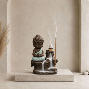 Fontaine brûleur à encens Bouddha en céramique avec robe vert d’eau, cône à reflux et bâtonnet d’encens