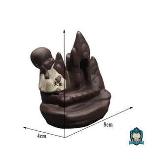 Porte-Encens-Moine-de-La-Sagesse-en-ceramique-dimensions-hauteur-9-cm-longueur-8-cm-largeur-4-cm-cone-backflow-La-Maison-de-Bouddha
