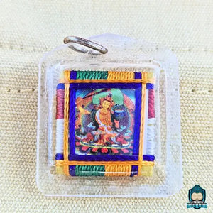 Amulette Tibetaine Sungkhor goh sung Bodhisattva Manjushri bénis par des lamas au tibet
