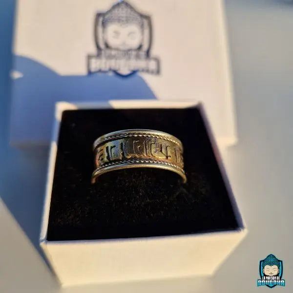 Bague de guérison tibétaine Om Mani Padme Hum, Cuivre, Aucune pierre précieuse Bague de guérison tibétaine Om Mani Padme Hum, Cuivre, Aucune pierre précieuse