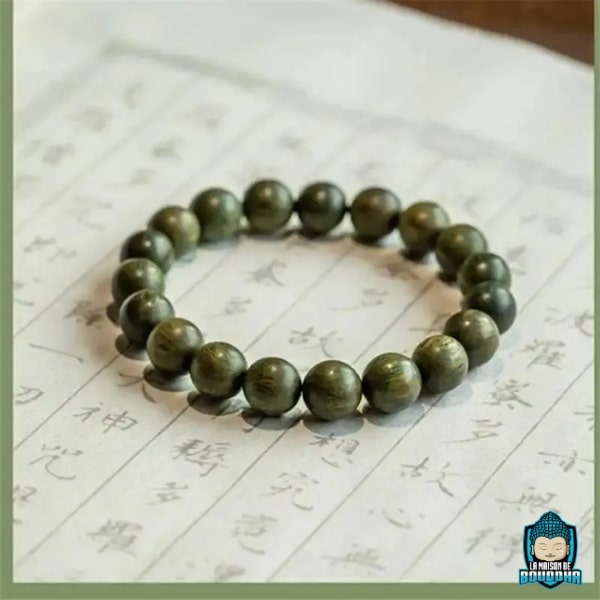 Bracelet-en-Bois-de-Santal-Vert-Perles-naturelles-polies-de-serenite-et-d-harmonie-La-Maison-de-Bouddha_2