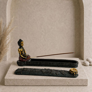Porte-encens Bouddha antique ouvert avec bâtonnet d’encens placé dans les mains