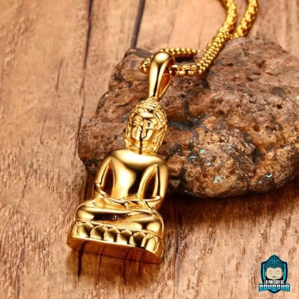 Pendentif-spirituel-Bouddha-dore-alliage-de-zinc-et-cuivre-finition-dore-25-grammes-La-Maison-de-Bouddha