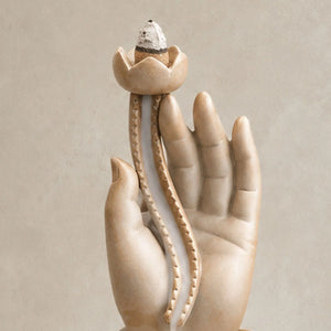 zoom 
Porte-encens Main de Bouddha en céramique marron avec fleur de lotus blanche et cascade de fumée