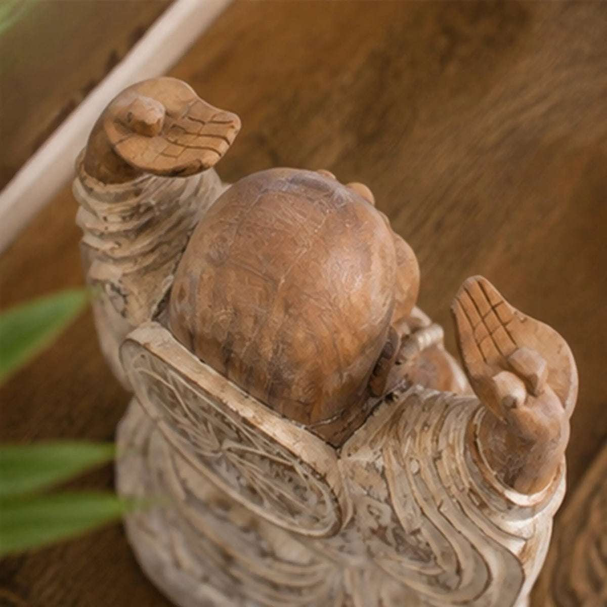 Statue Bouddha Rieur Budai Debout en Bois de Suar – 40 cm Hand Carved Buddha Statue La Maison de Bouddha