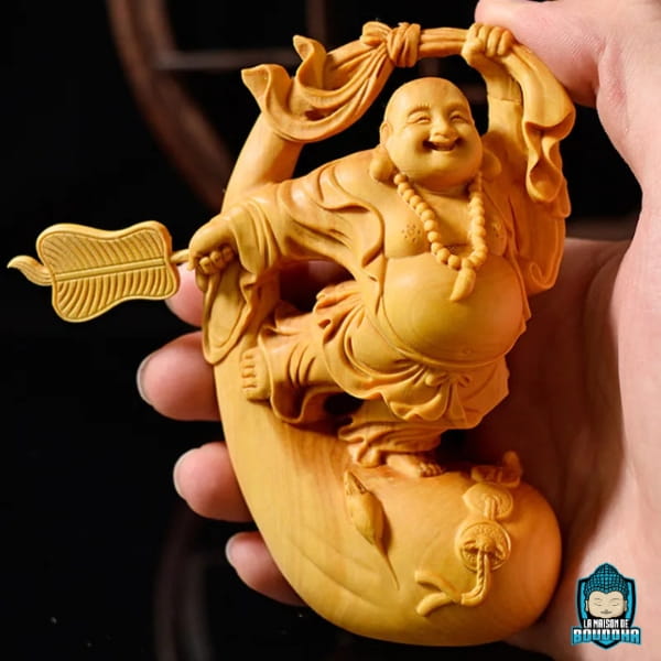 Statue-Bouddha-Rieur-Budai-en-Bois-de-Buis-Chance-et-Prosperite-photo-de-face-La-Maison-de-Bouddha