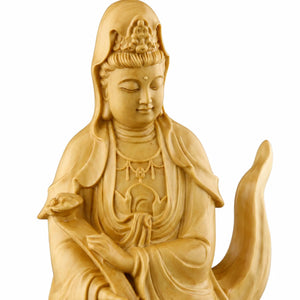 Statue Guanyin Assise en Bois de Cyprès – 15 cm Sculptures et statues La Maison de Bouddha