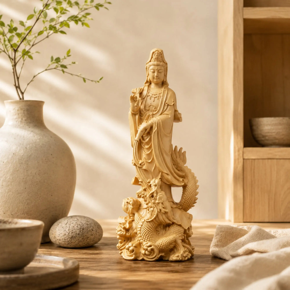 Statue Guanyin sur Dragon en Bois de Buis Sculptures et statues La Maison de Bouddha
