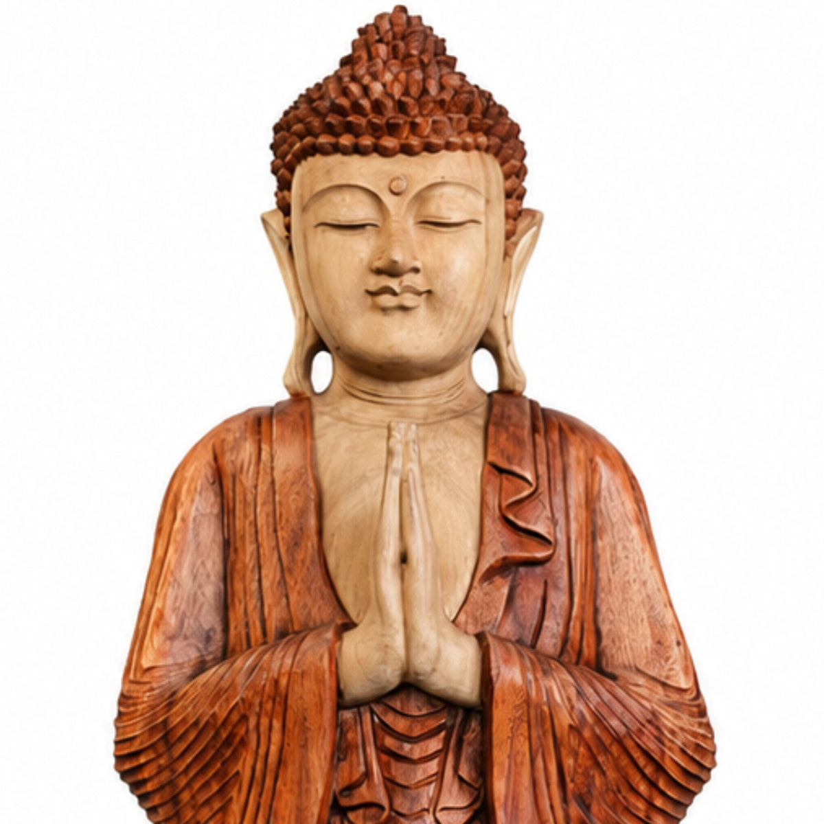 Gros plan sur le visage de la statue Bouddha debout Namasté sculptée à la main en bois de Suar