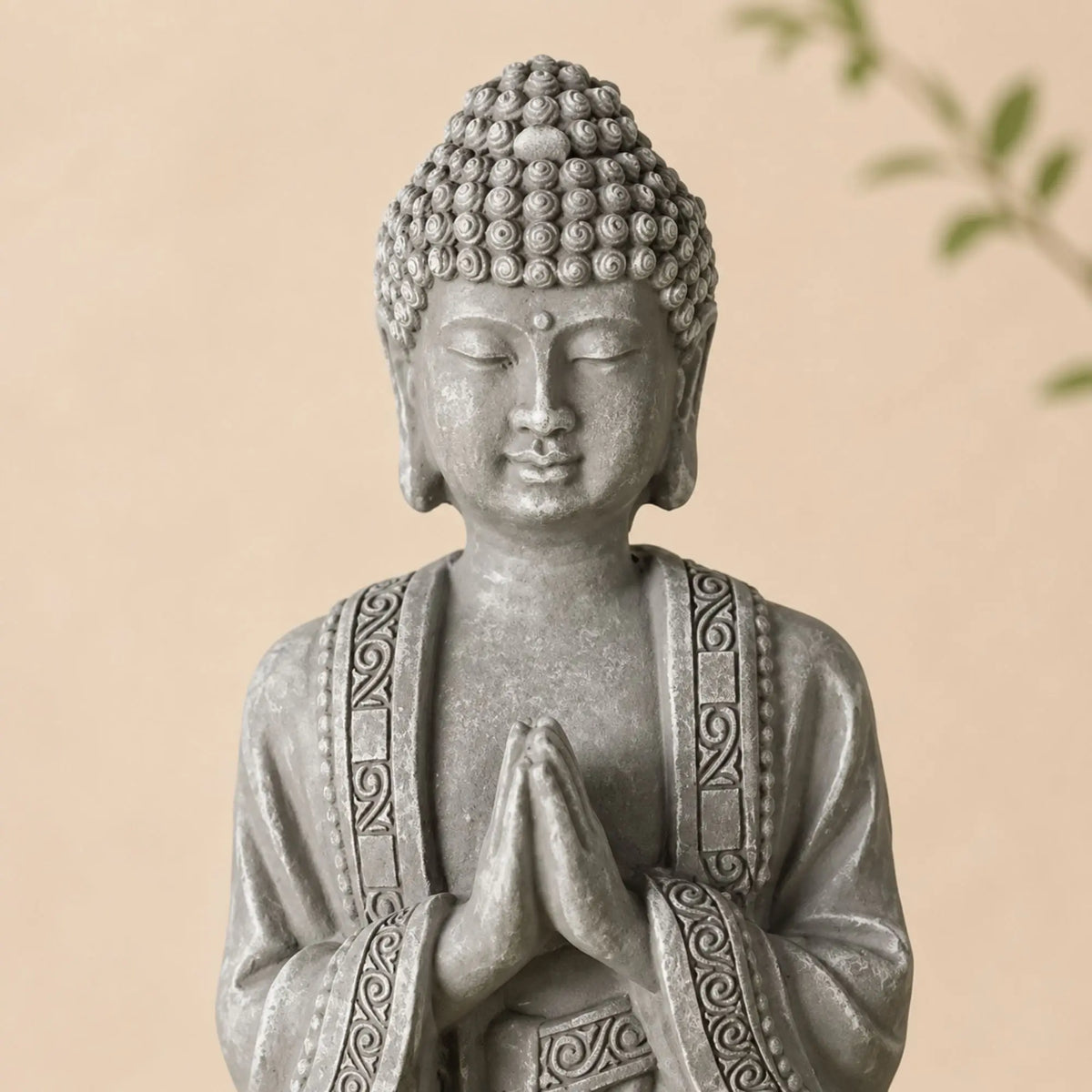 Statuette Bouddha Assis aux Mains Jointes en Résine – 12 cm  La Maison de Bouddha