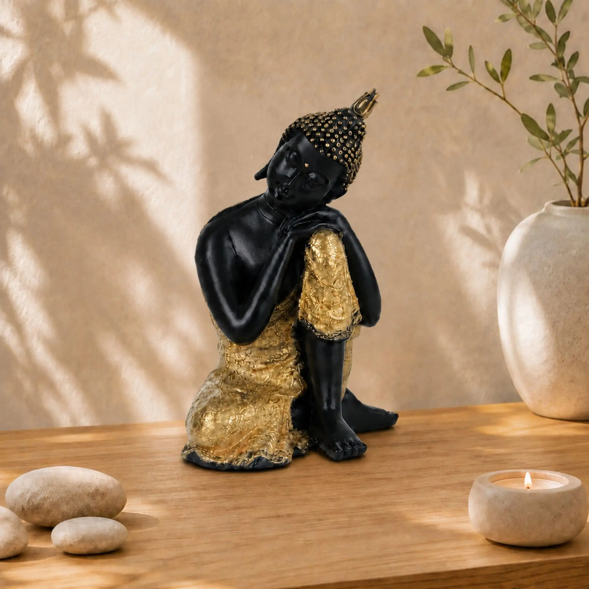 Statuette Bouddha Thaïlandais Penseur Noir et Or – 20 cm  La Maison de Bouddha