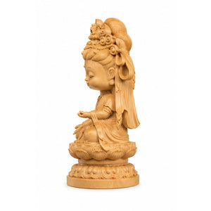 Statuette Guanyin Kawaii sur Lotus en Bois de Cyprès 200044142 La Maison de Bouddha