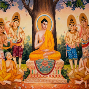 Détail de Bouddha assis entouré d’une assemblée sur la tenture murale