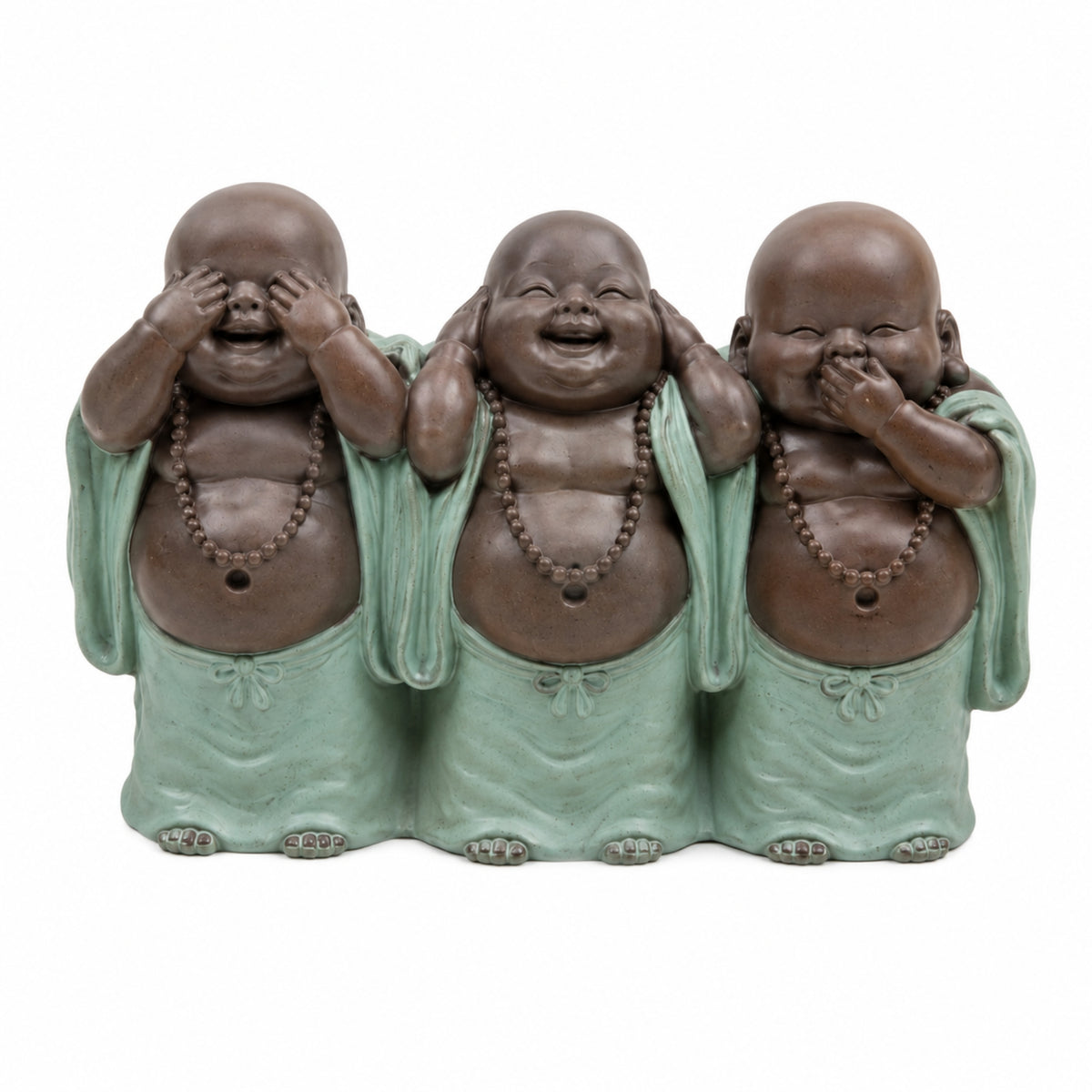 Trio de Bouddhas rieurs de la sagesse en polyrésine sur fond blanc