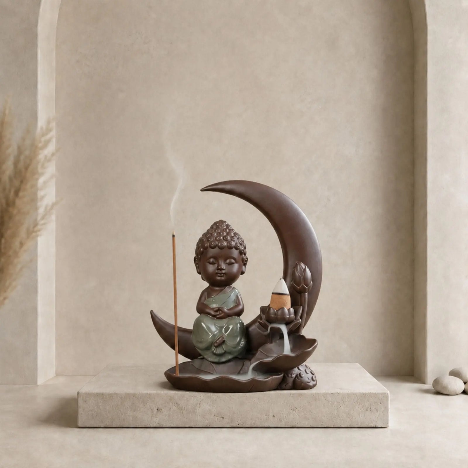 Porte-encens Bouddha Croissant de Lune en céramique brune et vert kaki avec support en forme de lotus