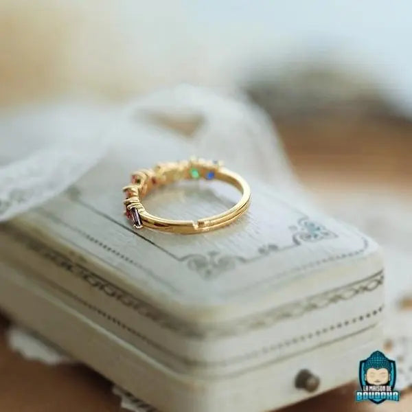 Bague Fine avec Pierre de Couleur