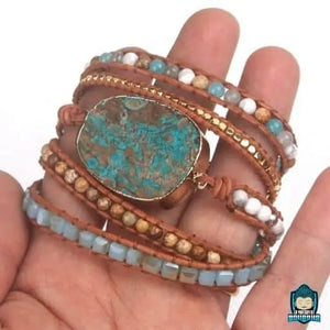 Bracelet-Bouddha-Boheme-multirangs-en-perles-de-pierres-medaillon-nacre-et-laniere-de-cuir-La-Maison-de-Bouddha