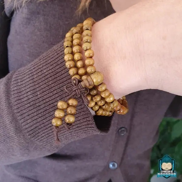 Bracelet mala tibétain de 108 perles en bois de santal  La Maison de Bouddha