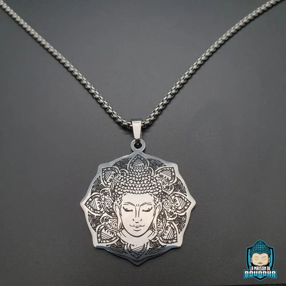 Pendentif ancien en argent massif et cornaline - bijou artisanal Pendentif ancien en argent massif et cornaline - bijou artisanal