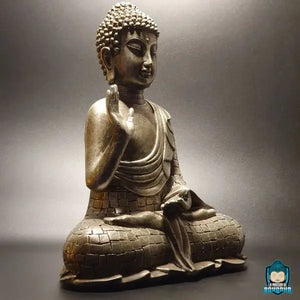 Statue-Feng-Shui-Bouddha-birman-assis-en-meditation-resine-vue-de-face-hauteur-21-cm-longueur-17-cm-largeur-10-cm-poids-667-gr-La-Maison-de-Bouddha