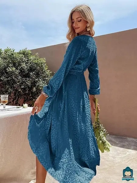 robe-portefeuille-fluide-ete-bleue-vue-de-dos-polyester-manches-longues-La-Maison-de-Bouddha